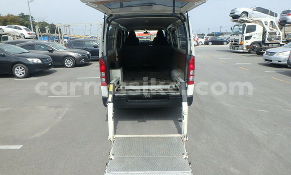 Acheter Occasion Voiture Toyota Hiace Blanc à Beitbridge, Matabeleland South Acheter Occasion Voiture Toyota Hiace Blanc à Beitbridge, Matabeleland South