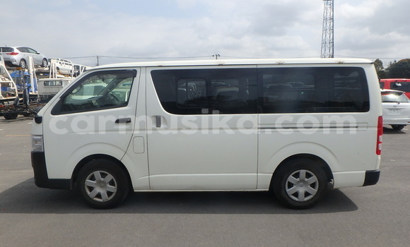 Acheter Occasion Voiture Toyota Hiace Blanc à Beitbridge, Matabeleland South Acheter Occasion Voiture Toyota Hiace Blanc à Beitbridge, Matabeleland South