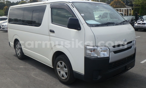 Acheter Occasion Voiture Toyota Hiace Blanc à Beitbridge, Matabeleland South Acheter Occasion Voiture Toyota Hiace Blanc à Beitbridge, Matabeleland South