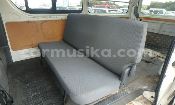 Acheter Occasion Voiture Toyota Hiace Blanc à Beitbridge, Matabeleland South Acheter Occasion Voiture Toyota Hiace Blanc à Beitbridge, Matabeleland South