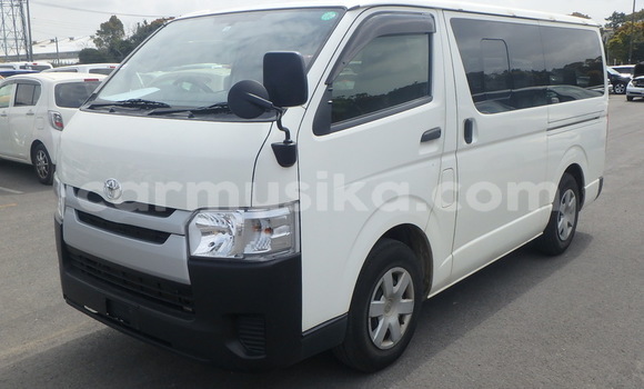 Acheter Occasion Voiture Toyota Hiace Blanc à Beitbridge, Matabeleland South Acheter Occasion Voiture Toyota Hiace Blanc à Beitbridge, Matabeleland South