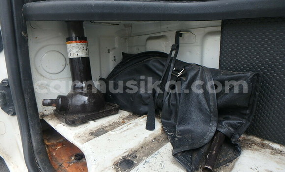 Acheter Occasion Voiture Toyota Hiace Blanc à Beitbridge, Matabeleland South Acheter Occasion Voiture Toyota Hiace Blanc à Beitbridge, Matabeleland South