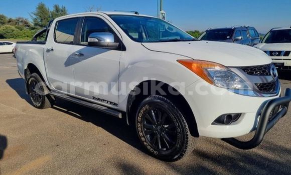 Nunua Ilio tumika Mazda BT-50 Nyeupe Gari ndani ya Beitbridge nchini Matabeleland Kusini Nunua Ilio tumika Mazda BT-50 Nyeupe Gari ndani ya Beitbridge nchini Matabeleland Kusini