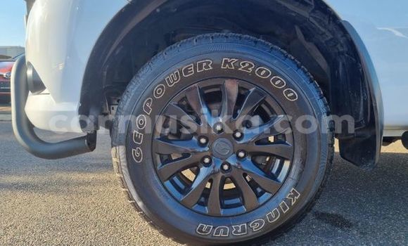 Nunua Ilio tumika Mazda BT-50 Nyeupe Gari ndani ya Beitbridge nchini Matabeleland Kusini Nunua Ilio tumika Mazda BT-50 Nyeupe Gari ndani ya Beitbridge nchini Matabeleland Kusini