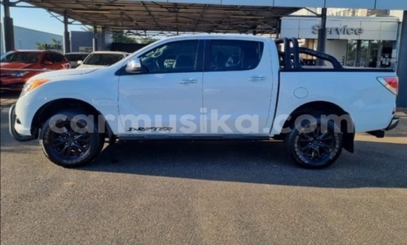 Nunua Ilio tumika Mazda BT-50 Nyeupe Gari ndani ya Beitbridge nchini Matabeleland Kusini Nunua Ilio tumika Mazda BT-50 Nyeupe Gari ndani ya Beitbridge nchini Matabeleland Kusini