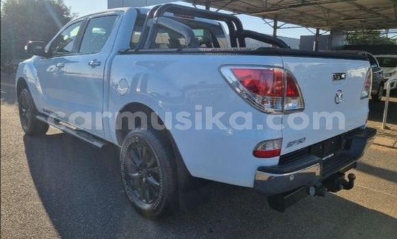 Nunua Ilio tumika Mazda BT-50 Nyeupe Gari ndani ya Beitbridge nchini Matabeleland Kusini Nunua Ilio tumika Mazda BT-50 Nyeupe Gari ndani ya Beitbridge nchini Matabeleland Kusini