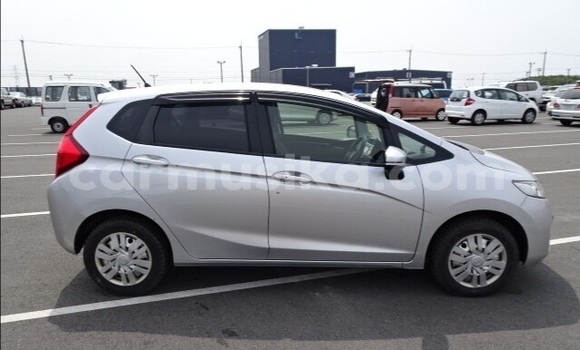 Acheter Occasion Voiture Honda Fit Gris à Beitbridge, Matabeleland South Acheter Occasion Voiture Honda Fit Gris à Beitbridge, Matabeleland South