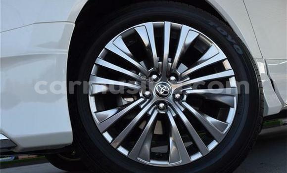 Acheter Occasion Voiture Toyota Harrier Blanc à Beitbridge, Matabeleland South Acheter Occasion Voiture Toyota Harrier Blanc à Beitbridge, Matabeleland South