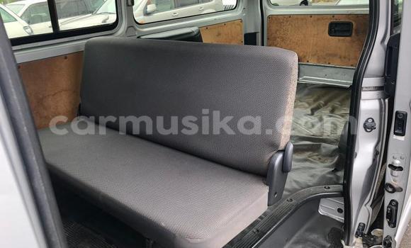 Nunua Ilio tumika Toyota Hiace Fedha Gari ndani ya Beitbridge nchini Matabeleland Kusini Nunua Ilio tumika Toyota Hiace Fedha Gari ndani ya Beitbridge nchini Matabeleland Kusini