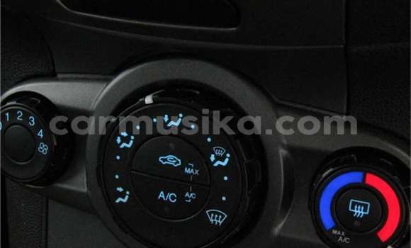 Acheter Occasion Voiture Ford Fiesta Blanc à Beitbridge, Matabeleland South Acheter Occasion Voiture Ford Fiesta Blanc à Beitbridge, Matabeleland South