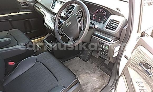 Nunua Ilio tumika Honda Odyssey Nyeupe Gari ndani ya Beitbridge nchini Matabeleland Kusini Nunua Ilio tumika Honda Odyssey Nyeupe Gari ndani ya Beitbridge nchini Matabeleland Kusini