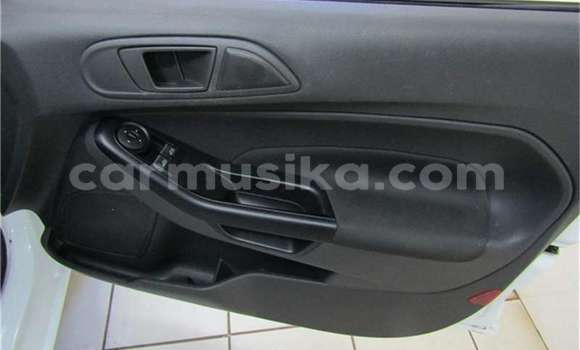 Acheter Occasion Voiture Ford Fiesta Blanc à Beitbridge, Matabeleland South Acheter Occasion Voiture Ford Fiesta Blanc à Beitbridge, Matabeleland South