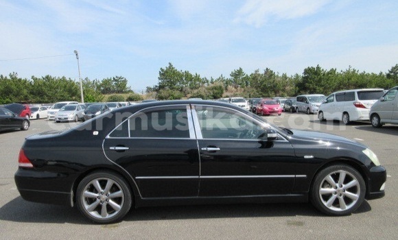 Tenga Tsaru Toyota Crown Nhema Mota in Beitbridge in Matabeleland South Tenga Tsaru Toyota Crown Nhema Mota in Beitbridge in Matabeleland South