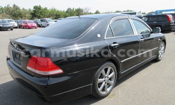 Tenga Tsaru Toyota Crown Nhema Mota in Beitbridge in Matabeleland South Tenga Tsaru Toyota Crown Nhema Mota in Beitbridge in Matabeleland South