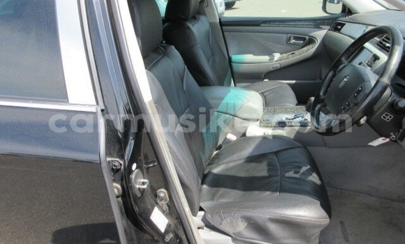 Tenga Tsaru Toyota Crown Nhema Mota in Beitbridge in Matabeleland South Tenga Tsaru Toyota Crown Nhema Mota in Beitbridge in Matabeleland South