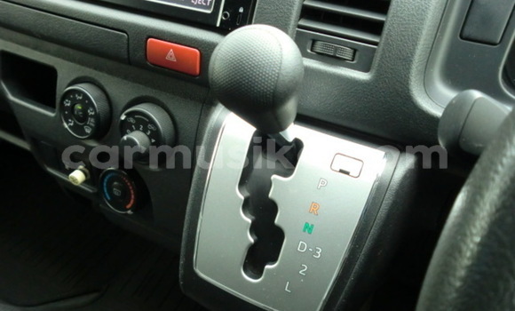 Buy Used Toyota Hiace White Car in Beitbridge in Matabeleland South Buy Used Toyota Hiace White Car in Beitbridge in Matabeleland South