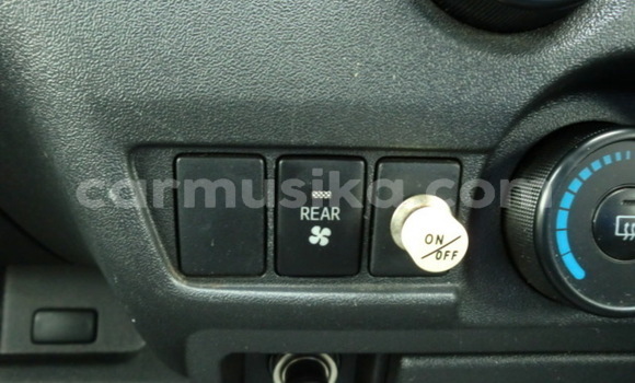 Buy Used Toyota Hiace White Car in Beitbridge in Matabeleland South Buy Used Toyota Hiace White Car in Beitbridge in Matabeleland South