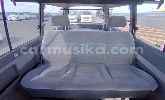 Buy Used Toyota Hiace White Car in Beitbridge in Matabeleland South Buy Used Toyota Hiace White Car in Beitbridge in Matabeleland South