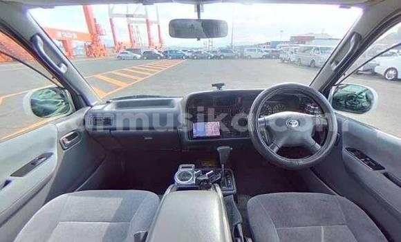 Buy Used Toyota Hiace White Car in Beitbridge in Matabeleland South Buy Used Toyota Hiace White Car in Beitbridge in Matabeleland South