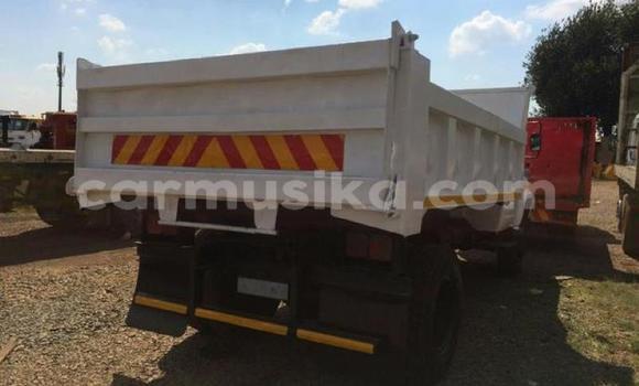 Buy Used Nissan UD White Truck in Beitbridge in Matabeleland South Buy Used Nissan UD White Truck in Beitbridge in Matabeleland South