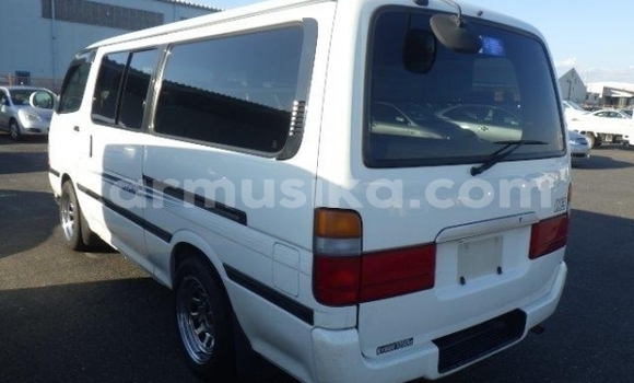 Acheter Occasion Voiture Toyota Hiace Blanc à Beitbridge, Matabeleland South Acheter Occasion Voiture Toyota Hiace Blanc à Beitbridge, Matabeleland South