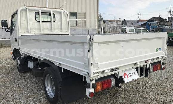 Buy Used Toyota Dyna White Truck in Beitbridge in Matabeleland South Buy Used Toyota Dyna White Truck in Beitbridge in Matabeleland South
