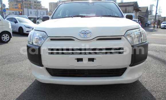 Acheter Occasion Voiture Toyota Probox Blanc à Beitbridge, Matabeleland South Acheter Occasion Voiture Toyota Probox Blanc à Beitbridge, Matabeleland South
