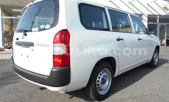 Acheter Occasion Voiture Toyota Probox Blanc à Beitbridge, Matabeleland South Acheter Occasion Voiture Toyota Probox Blanc à Beitbridge, Matabeleland South