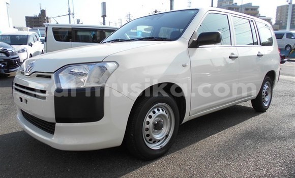 Acheter Occasion Voiture Toyota Probox Blanc à Beitbridge, Matabeleland South Acheter Occasion Voiture Toyota Probox Blanc à Beitbridge, Matabeleland South