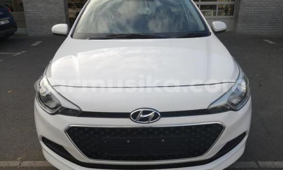 Tenga Tsaru Hyundai i20 Chena Mota in Beitbridge in Matabeleland South Tenga Tsaru Hyundai i20 Chena Mota in Beitbridge in Matabeleland South