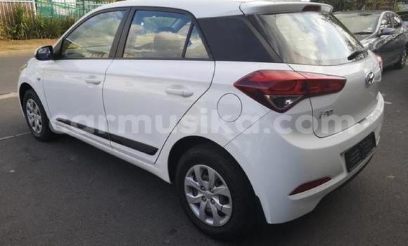 Tenga Tsaru Hyundai i20 Chena Mota in Beitbridge in Matabeleland South Tenga Tsaru Hyundai i20 Chena Mota in Beitbridge in Matabeleland South