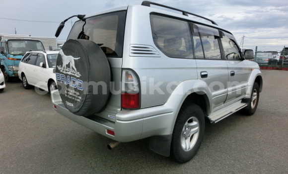 Acheter Occasion Voiture Toyota Prado Gris à Beitbridge, Matabeleland South Acheter Occasion Voiture Toyota Prado Gris à Beitbridge, Matabeleland South