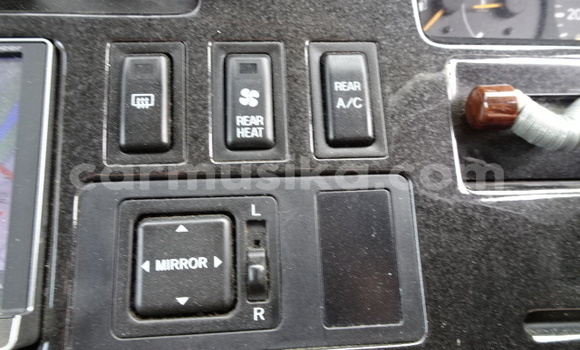 Buy Used Toyota Hiace Green Car in Beitbridge in Matabeleland South Buy Used Toyota Hiace Green Car in Beitbridge in Matabeleland South