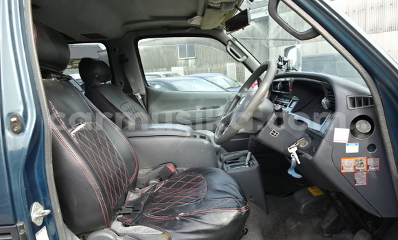 Buy Used Toyota Hiace Green Car in Beitbridge in Matabeleland South Buy Used Toyota Hiace Green Car in Beitbridge in Matabeleland South