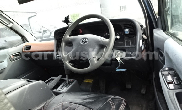 Buy Used Toyota Hiace Green Car in Beitbridge in Matabeleland South Buy Used Toyota Hiace Green Car in Beitbridge in Matabeleland South