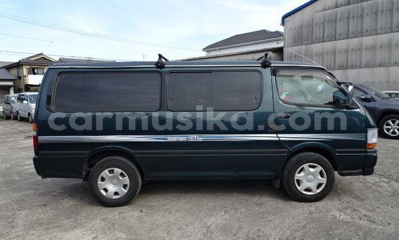 Buy Used Toyota Hiace Green Car in Beitbridge in Matabeleland South Buy Used Toyota Hiace Green Car in Beitbridge in Matabeleland South