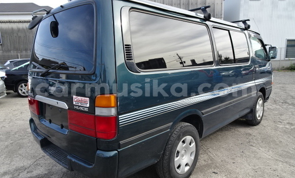 Buy Used Toyota Hiace Green Car in Beitbridge in Matabeleland South Buy Used Toyota Hiace Green Car in Beitbridge in Matabeleland South