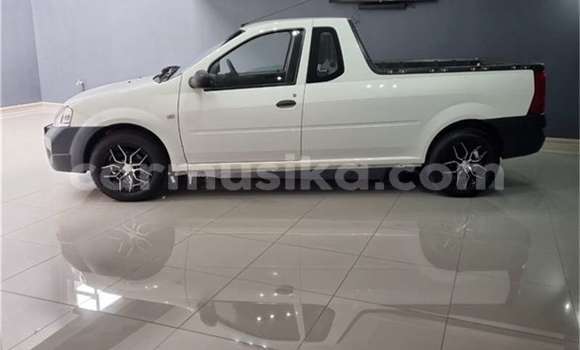 Nunua Ilio tumika Nissan NP 300 Nyeupe Gari ndani ya Beitbridge nchini Matabeleland Kusini
