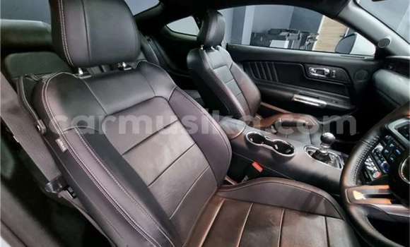 Acheter Occasion Voiture Ford Mustang Blanc à Borrowdale, Harare Acheter Occasion Voiture Ford Mustang Blanc à Borrowdale, Harare