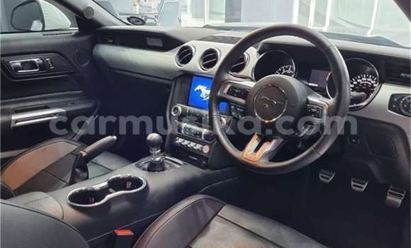 Acheter Occasion Voiture Ford Mustang Blanc à Borrowdale, Harare Acheter Occasion Voiture Ford Mustang Blanc à Borrowdale, Harare