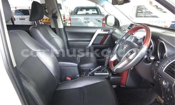 Acheter Occasion Voiture Toyota Land Cruiser Prado Blanc à Bulawayo, Bulawayo Acheter Occasion Voiture Toyota Land Cruiser Prado Blanc à Bulawayo, Bulawayo