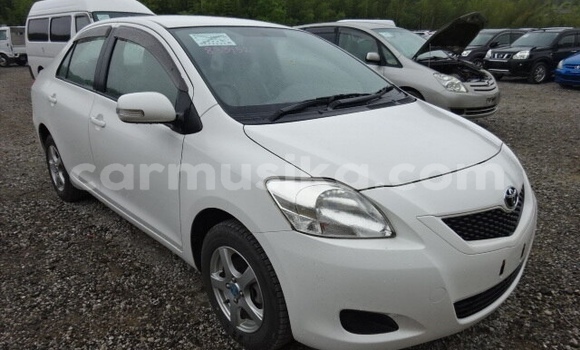 Acheter Occasion Voiture Toyota Belta Blanc à Beitbridge, Matabeleland South Acheter Occasion Voiture Toyota Belta Blanc à Beitbridge, Matabeleland South