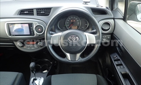 Acheter Occasion Voiture Toyota Vitz Gris à Beitbridge, Matabeleland South Acheter Occasion Voiture Toyota Vitz Gris à Beitbridge, Matabeleland South