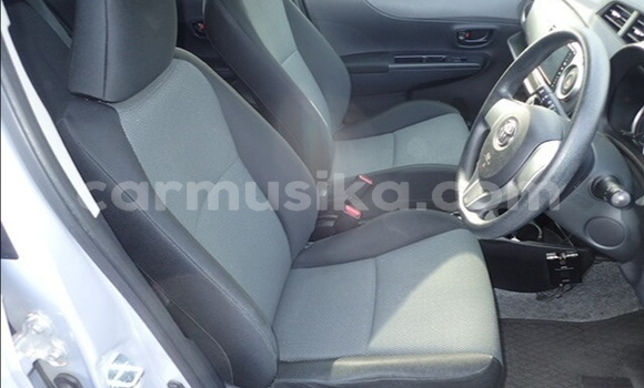 Acheter Occasion Voiture Toyota Vitz Gris à Beitbridge, Matabeleland South Acheter Occasion Voiture Toyota Vitz Gris à Beitbridge, Matabeleland South