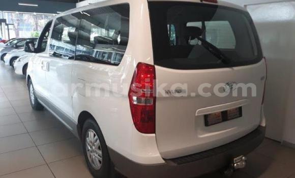 Tenga Tsaru Hyundai H1 Chena Mota in Beitbridge in Matabeleland South Tenga Tsaru Hyundai H1 Chena Mota in Beitbridge in Matabeleland South