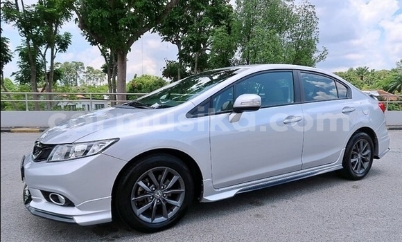 Nunua Ilio tumika Honda Civic Fedha Gari ndani ya Beitbridge nchini Matabeleland Kusini