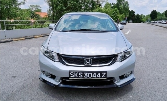 Nunua Ilio tumika Honda Civic Fedha Gari ndani ya Beitbridge nchini Matabeleland Kusini Nunua Ilio tumika Honda Civic Fedha Gari ndani ya Beitbridge nchini Matabeleland Kusini