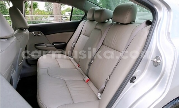 Nunua Ilio tumika Honda Civic Fedha Gari ndani ya Beitbridge nchini Matabeleland Kusini Nunua Ilio tumika Honda Civic Fedha Gari ndani ya Beitbridge nchini Matabeleland Kusini