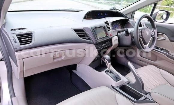 Nunua Ilio tumika Honda Civic Fedha Gari ndani ya Beitbridge nchini Matabeleland Kusini Nunua Ilio tumika Honda Civic Fedha Gari ndani ya Beitbridge nchini Matabeleland Kusini