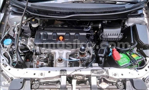 Nunua Ilio tumika Honda Civic Fedha Gari ndani ya Beitbridge nchini Matabeleland Kusini Nunua Ilio tumika Honda Civic Fedha Gari ndani ya Beitbridge nchini Matabeleland Kusini